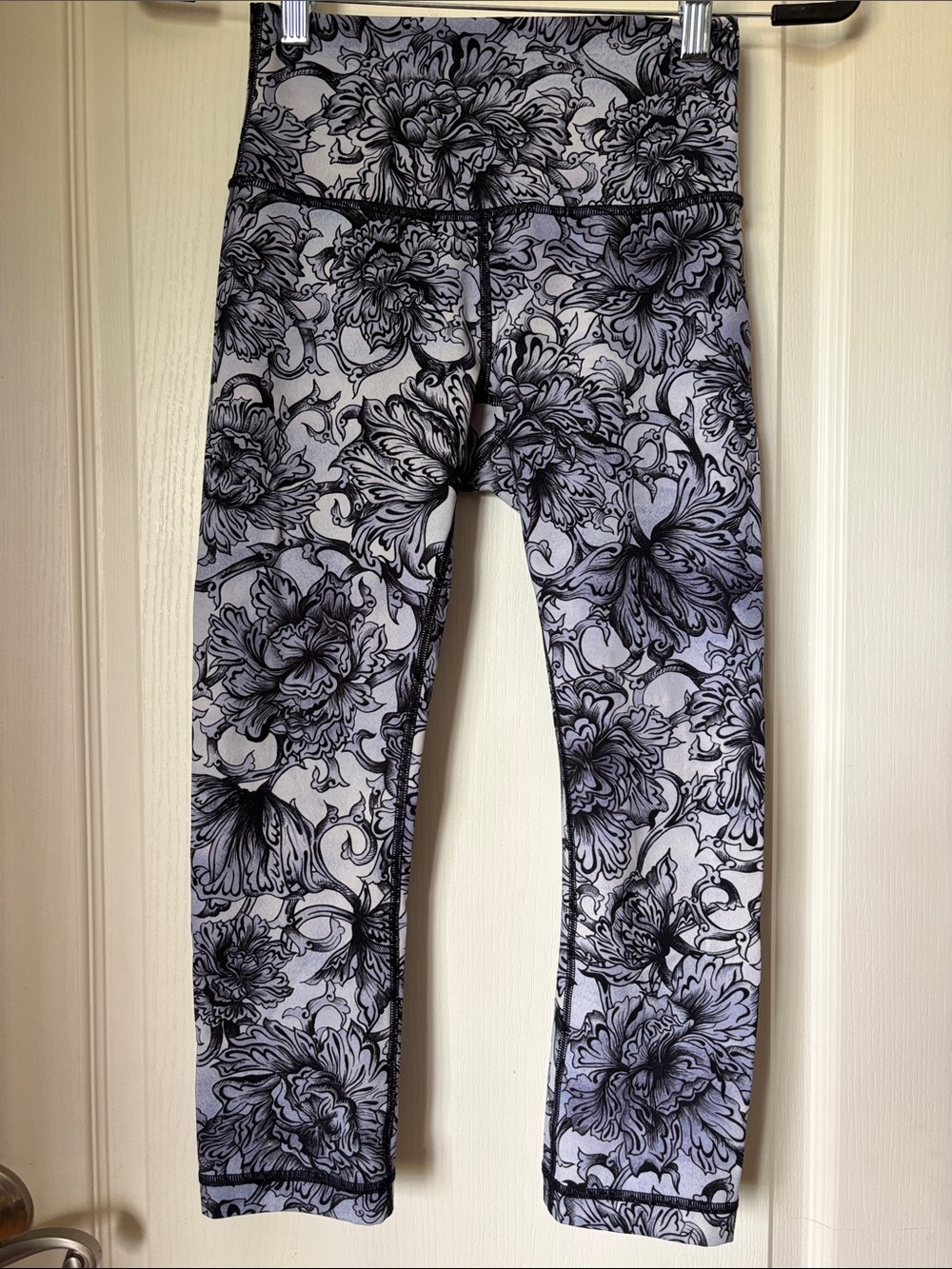 Lululemon Floral High Rise Leggings Blue Black Print Yoga Pants